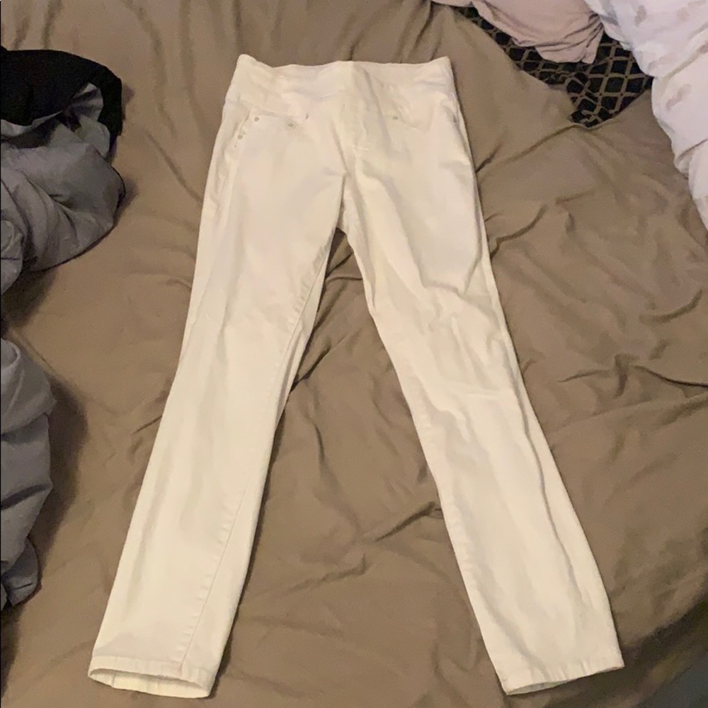 Jag stretchy white jeans